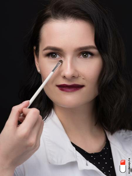 модель хайлайтер кисть