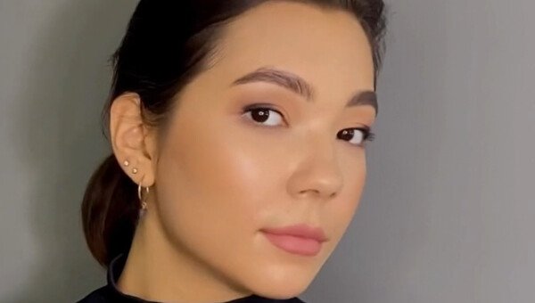 макияж скрывает отечность век