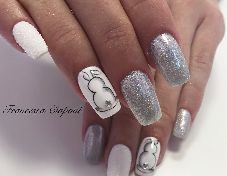 серебряный маникюр