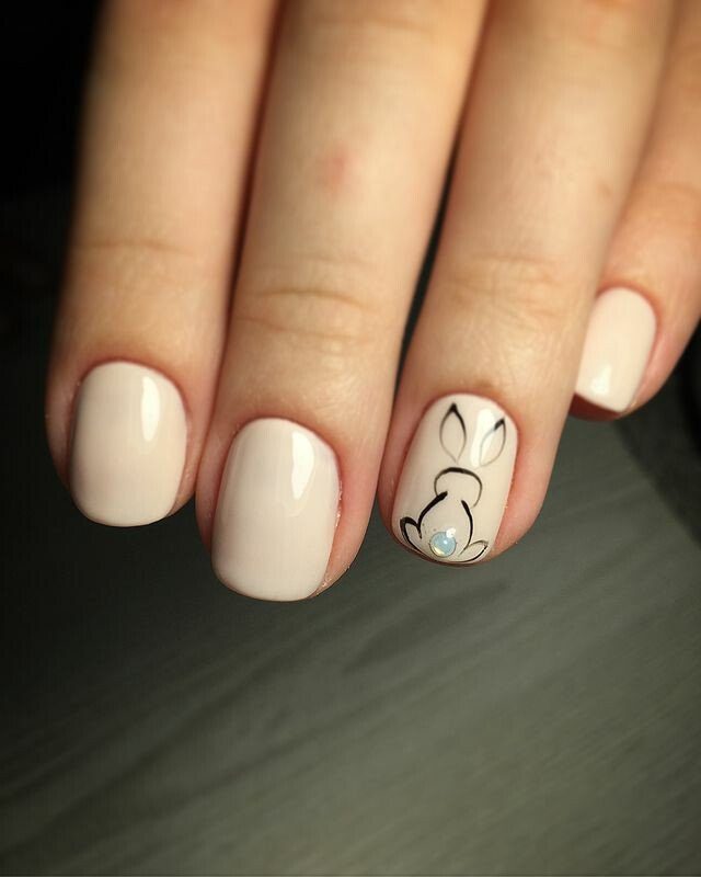 кролик на ногтях