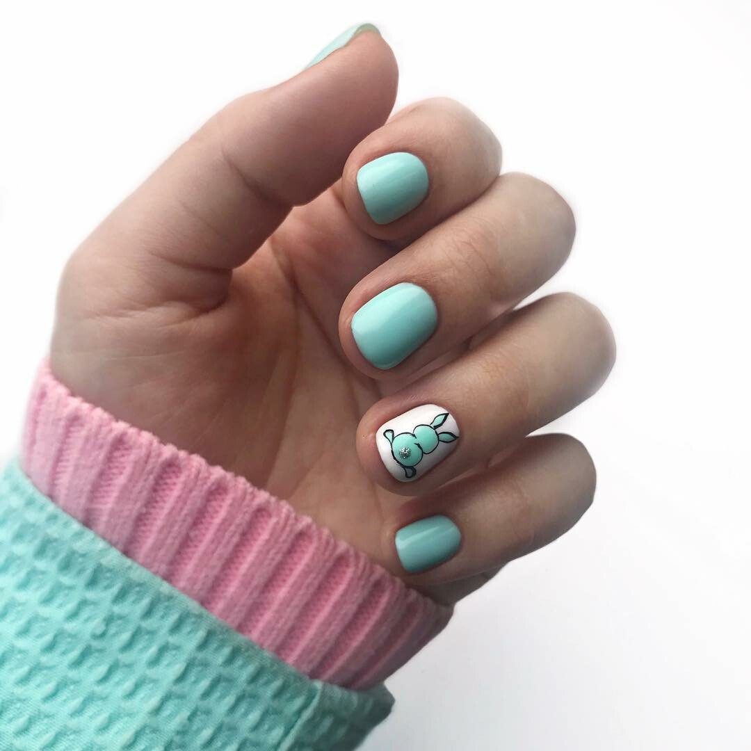 бирюзовый маникюр с зайцем