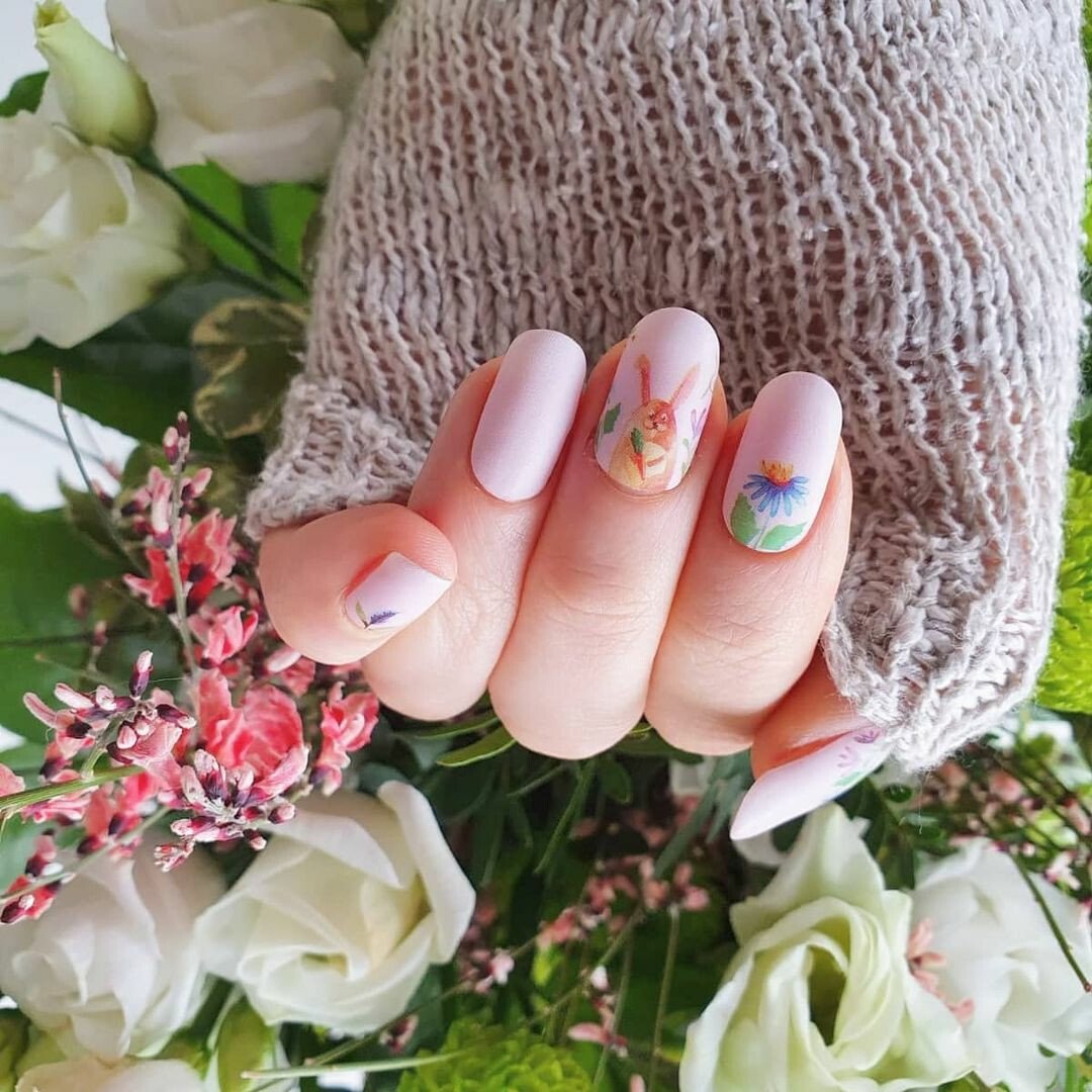 маникюр с зайцем