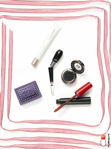 какие средства должны быть в косметичке