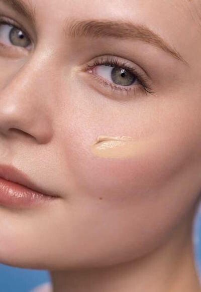 тональный крем на лице