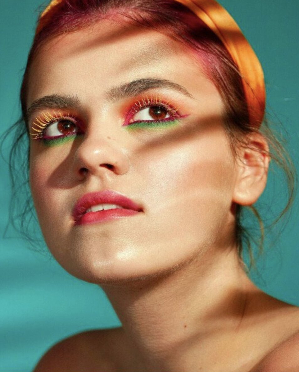 неоновые тени