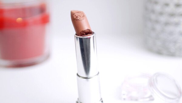 сломанная помада