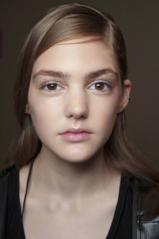 Арт-макияж на Новый год с глиттером: 5 идей фото 10015