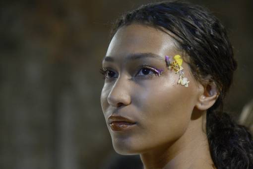 Цветочный букет: необычная идея макияжа для новогоднего карнавала фото 10036