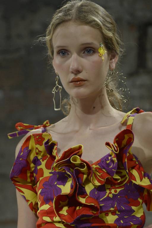 Цветочный букет: необычная идея макияжа для новогоднего карнавала фото 10038