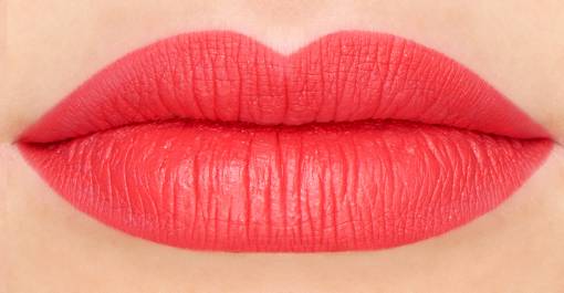 коралловая помада