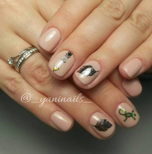 маникюр с наклейками