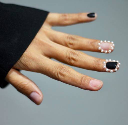 жемчужины на черном