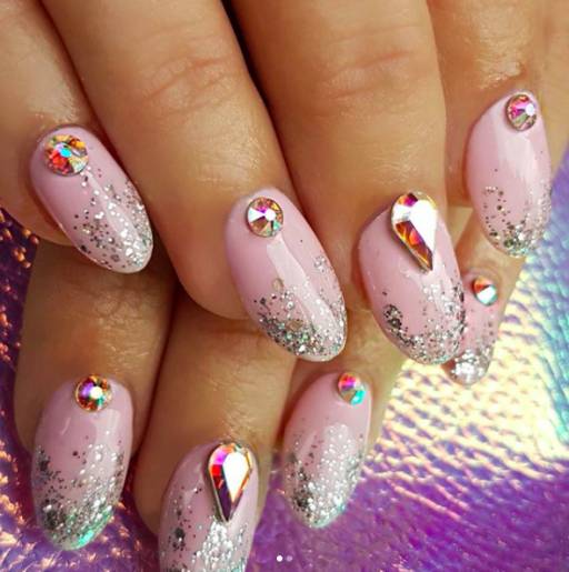 розовые стразы