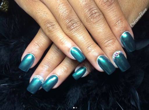 изумрудные ногти