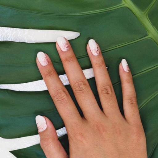 белый лунный