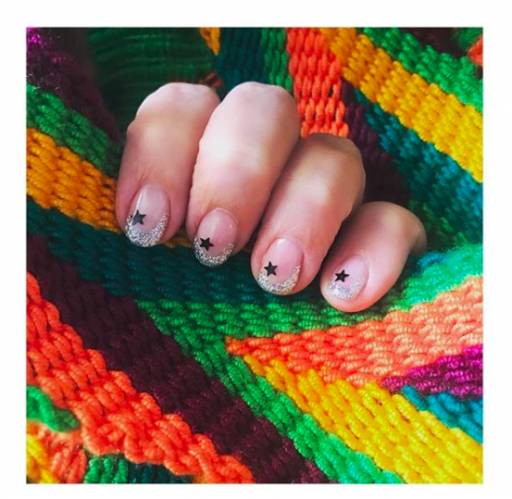 точки на ногтях