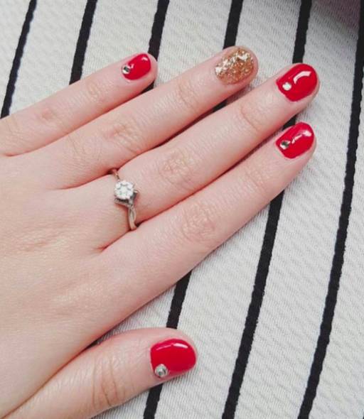 красный свадебный маникюр