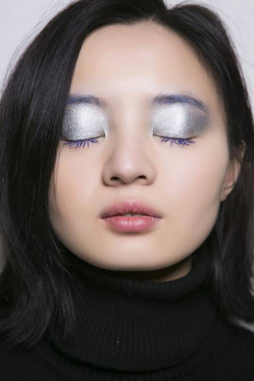 синие ресницы