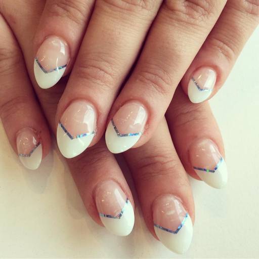 Французский маникюр на Новый год: 5 необычных вариантов фото 30054