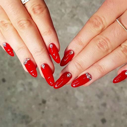 красный с серебром