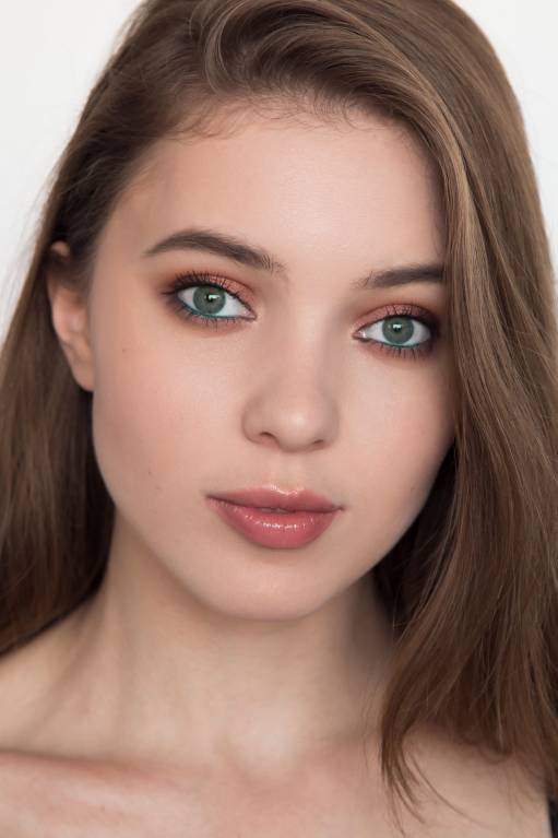 макияж с красными тенями